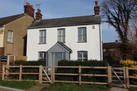 2 bedroom detached house to rent, High Street, London Colney, St Albans