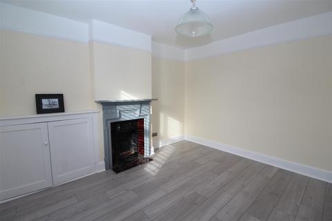 2 bedroom detached house to rent, High Street, London Colney, St Albans