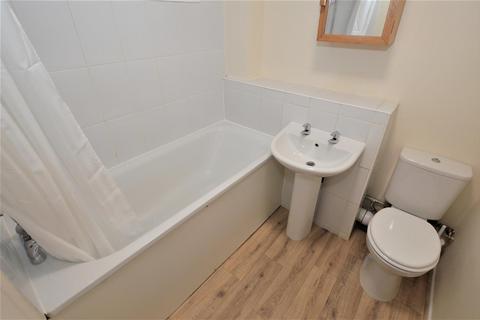 2 bedroom flat to rent, Wyedale, London Colney