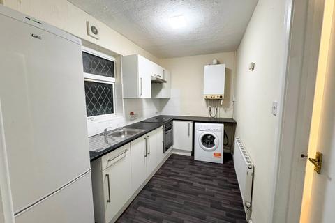 2 bedroom flat to rent, Feenan Highway, Tilbury, Essex, RM18