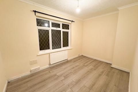 2 bedroom flat to rent, Feenan Highway, Tilbury, Essex, RM18