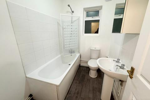 2 bedroom flat to rent, Feenan Highway, Tilbury, Essex, RM18