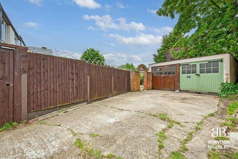 1 bedroom maisonette for sale, Maple Street, Romford