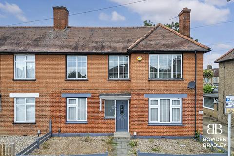 1 bedroom maisonette for sale, Maple Street, Romford