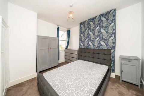 1 bedroom flat to rent, Askew Road, London W12