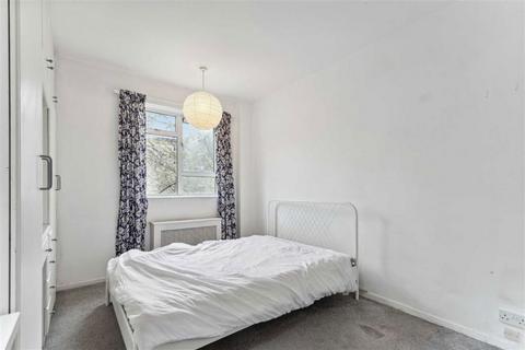 3 bedroom flat for sale, Abbots Manor, London SW1V