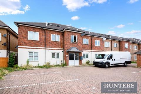 2 bedroom flat to rent, Fonthill Court, Cottington Road, Hanworth Feltham, TW13 6AF