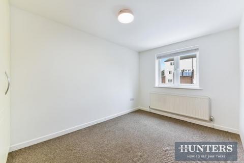 2 bedroom flat to rent, Fonthill Court, Cottington Road, Hanworth Feltham, TW13 6AF