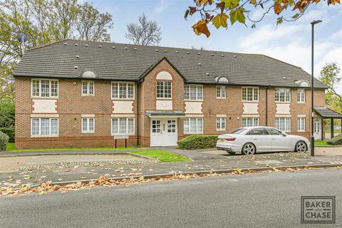 2 bedroom flat for sale, Cunard Crescent, London N21