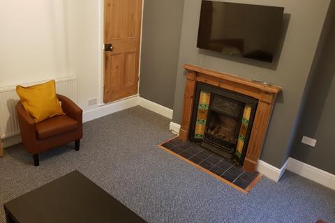 4 bedroom terraced house to rent, Thurlow Road, Leicester LE2