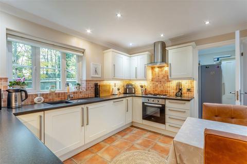 4 bedroom detached house for sale, New Mill Lane, Forest Town