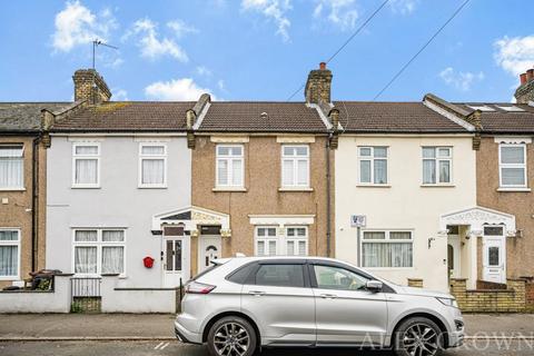 3 bedroom terraced house to rent, Heath Road, Chadwell Heath