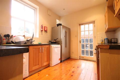 5 bedroom end of terrace house to rent, Akenside Terrace Upper, Jesmond