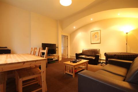 5 bedroom end of terrace house to rent, Akenside Terrace Upper, Jesmond