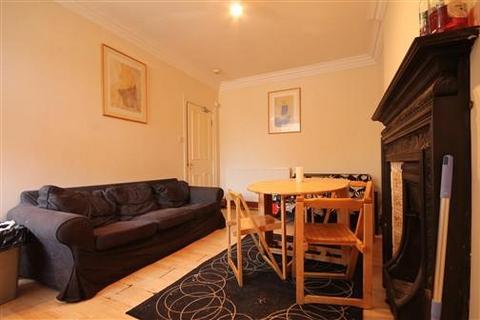 4 bedroom apartment to rent, Granville Road East Lower, Jesmond