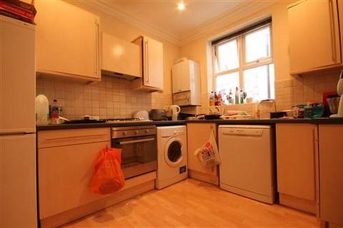 4 bedroom apartment to rent, Granville Road South, Jesmond