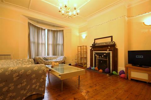 2 bedroom flat to rent, Fern Avenue Lower, Jesmond