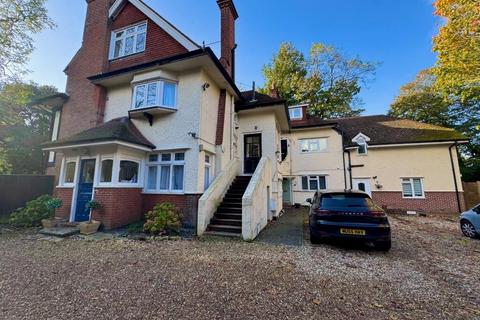 3 bedroom flat to rent, 22 Talbot Avenue, Bournemouth, BH3