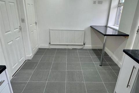 8a Turf Lane, Chadderton, Oldham, OL9 8HL