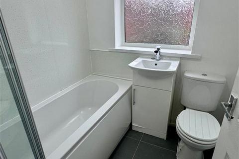8a Turf Lane, Chadderton, Oldham, OL9 8HL