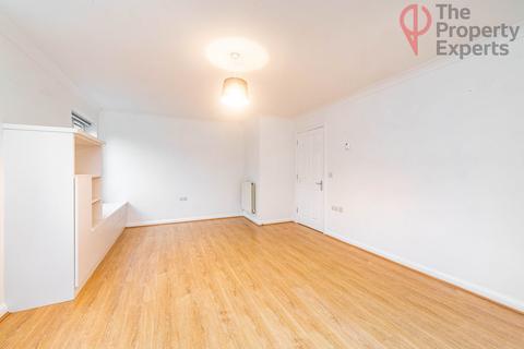 12 Fernhill Place, Sherfield On Loddon, Hook, RG27 0SJ