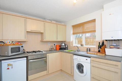 3 bedroom semi-detached house to rent, Horseshoe End, Newbury RG14