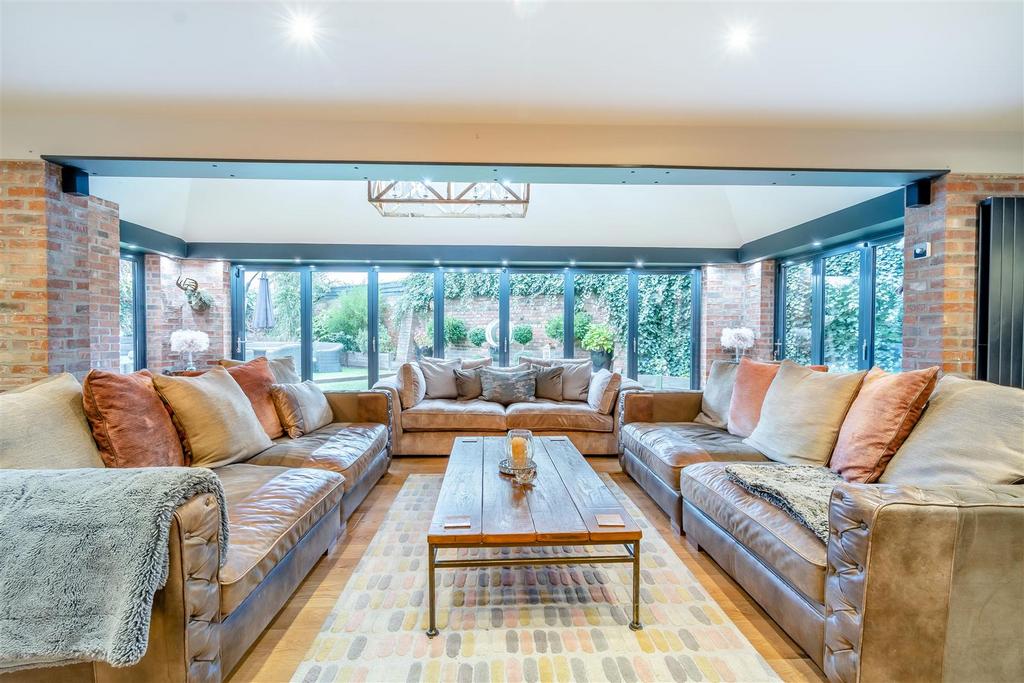 8627183-interior15.jpg