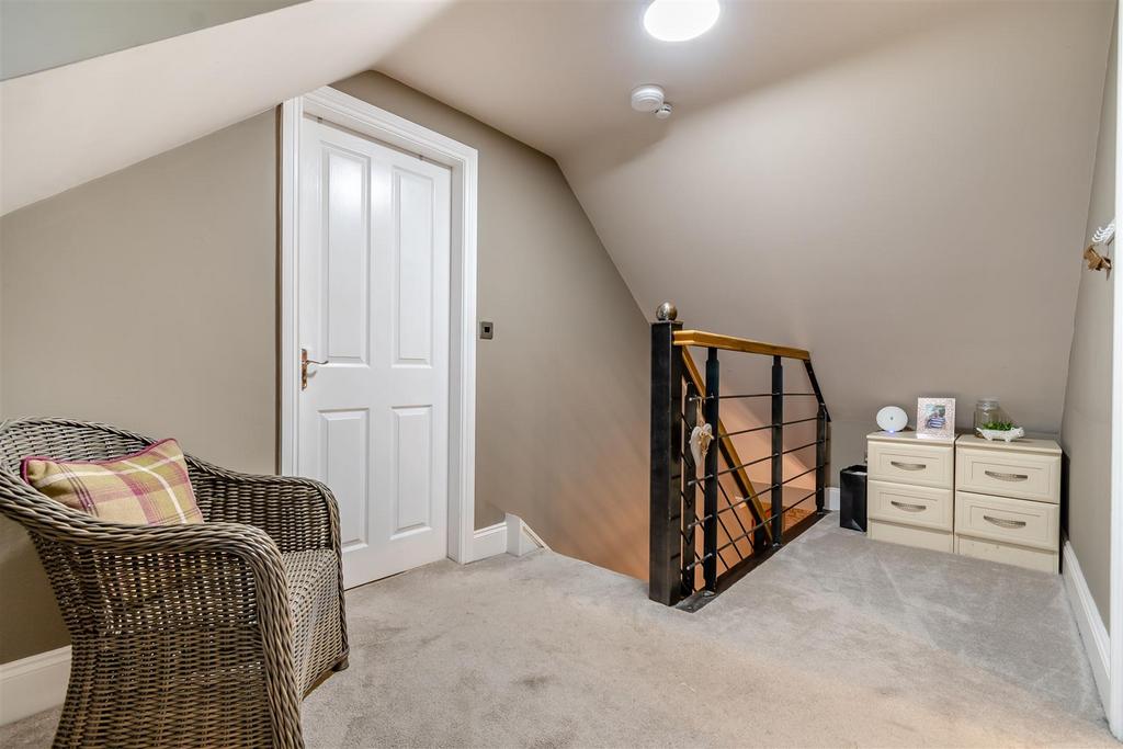 8627183-interior35.jpg
