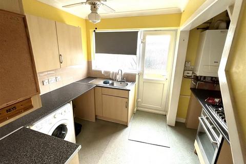 3 bedroom terraced house to rent, Hollyoak Road, Southampton