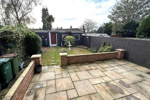 3 bedroom terraced house to rent, Hollyoak Road, Southampton