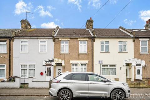 2 bedroom terraced house to rent, Heath Road, Chadwell Heath