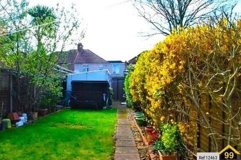 3 bedroom semi-detached house for sale, Pears Road, Hounslow, TW3