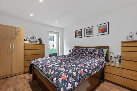 3 bedroom apartment for sale, St. Mary Graces Court, Cartwright Street, London, E1