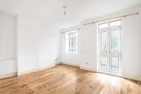 2 bedroom flat for sale, Elmington Estate  London, SE5