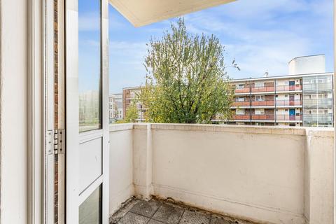 2 bedroom flat for sale, Elmington Estate  London, SE5