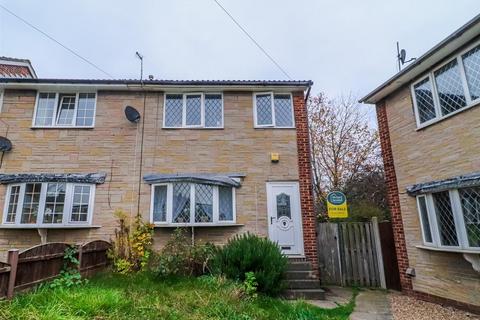 3 bedroom end of terrace house for sale, Dale Close, Ossett WF5