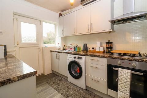 3 bedroom end of terrace house for sale, Dale Close, Ossett WF5