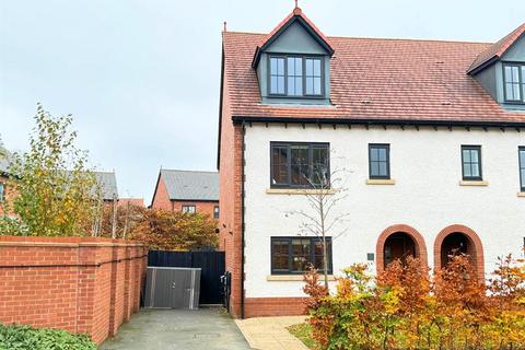 4 bedroom semi-detached house for sale, Holly Close, Holmes Chapel