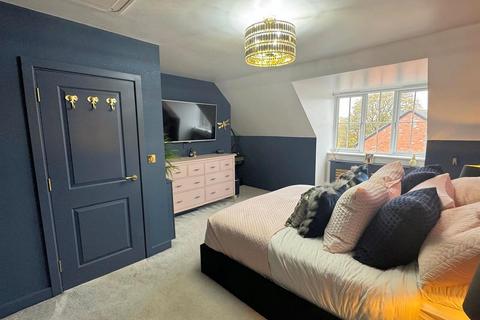 4 bedroom semi-detached house for sale, Holly Close, Holmes Chapel