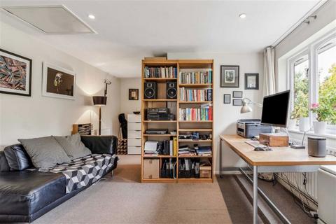 Studio for sale, Myers Lane, London SE14