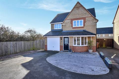 3 bedroom detached house for sale, Shackleton Close, Corby NN18