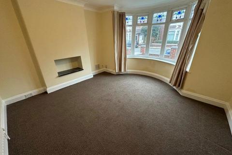 3 bedroom semi-detached house to rent, Devinshire Road, Middlesbrough