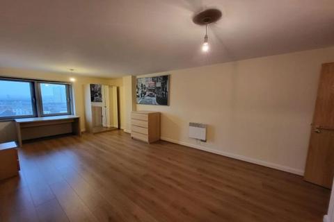 2 bedroom flat to rent, West Wear Street, Sunderland