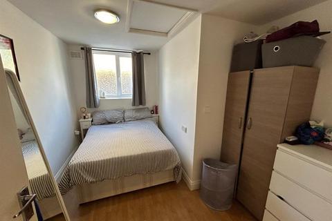 2 bedroom flat to rent, Wilberforce Road, Hackney, London