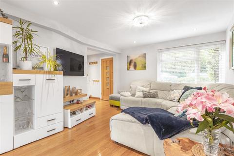 34 Admers Wood, Vigo, Gravesend, DA13 0SP