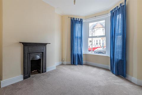 3 bedroom terraced house to rent, Australia Road, Cardiff CF14