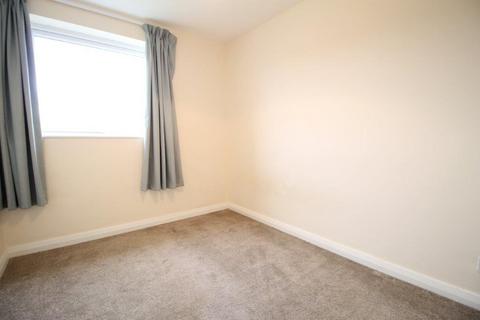 2 bedroom flat to rent, The Farmlands, Northolt UB5