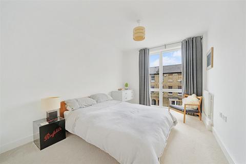 1 bedroom apartment to rent, Campsbourne Road, London N8