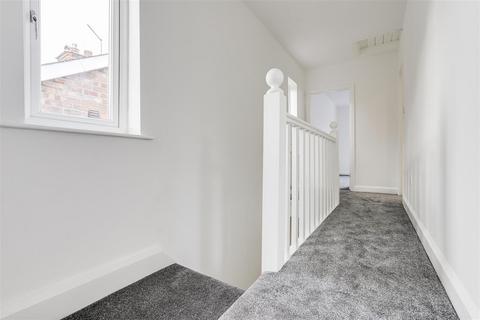 3 bedroom semi-detached house for sale, Oakdale Road, Bakersfield NG3