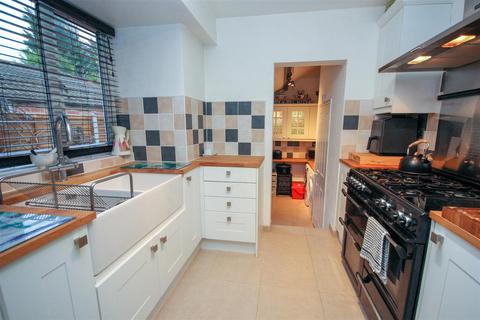 2 bedroom terraced house for sale, Queen Street, Rushden NN10